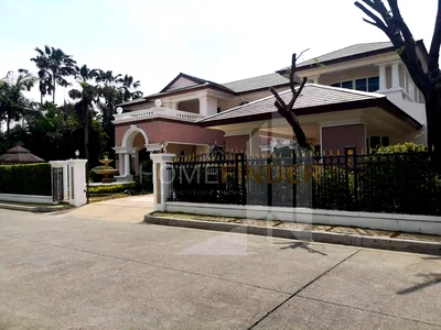 Houses for rent : House in Laddawan Village 5 bedrooms, for rent