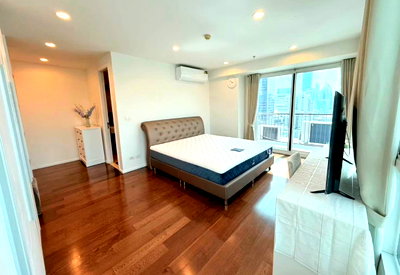 Condos for rent : 15 Sukhumvit                   Residences