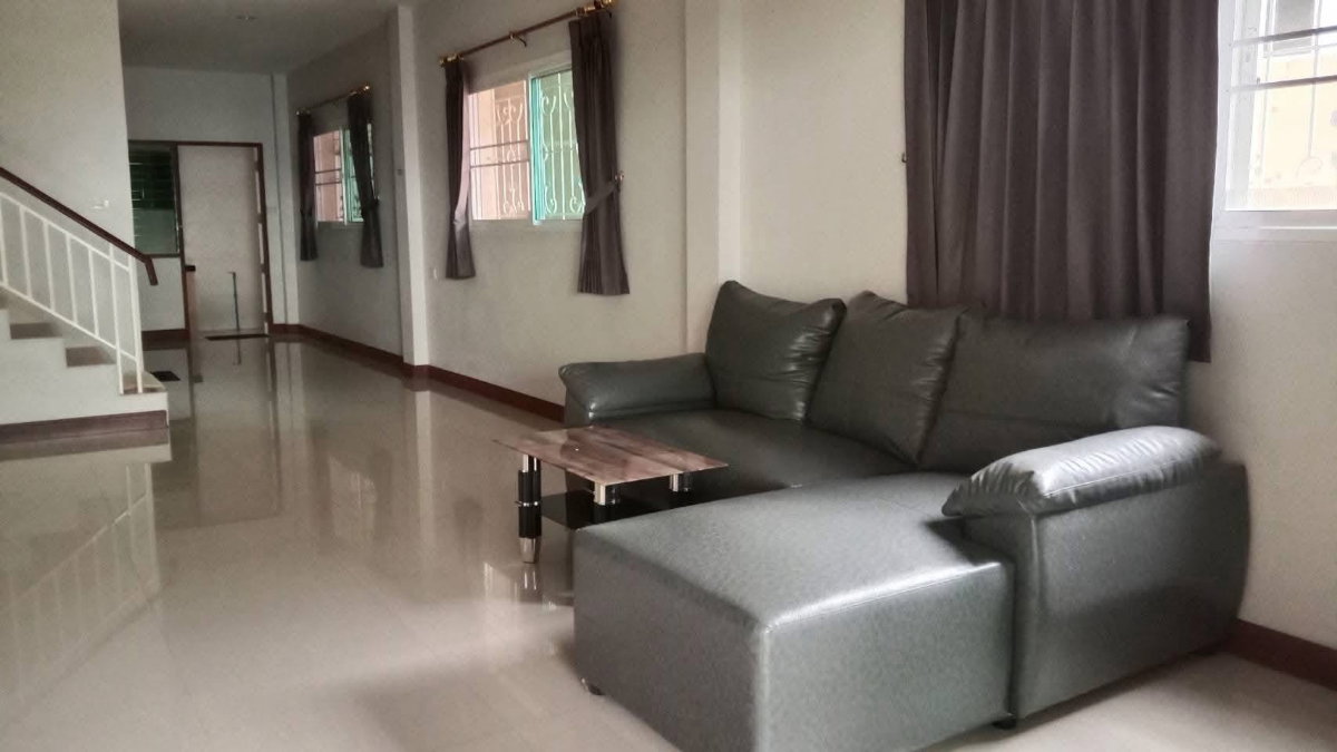 รูป 🏡✨ ให้เช่า ทาวน์โฮม 3 ชั้น หลังริม ลาดพร้าว 101 4 ห้องนอน 3 ห้องน้ำ เนื้อที่ใหญ่ 35 ตร.วา จอดรถ 3 คัน ทำเลลาดพร้าว 101 - รูปที่ 3/20