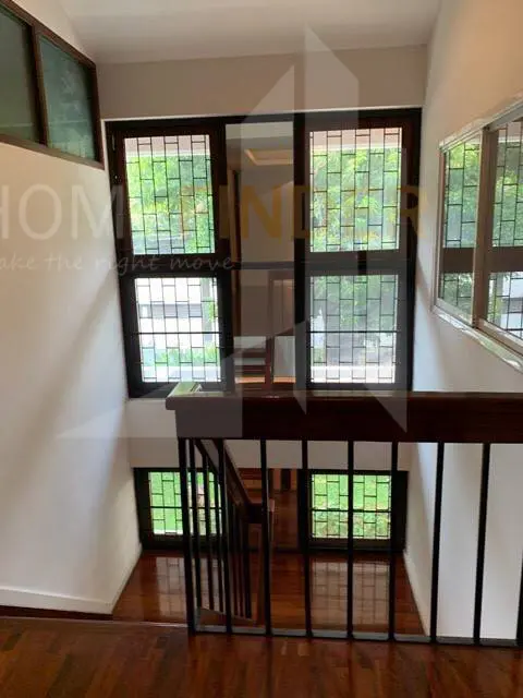 รูป House Soi Sukhumvit 71 4 bedrooms, for rent - รูปที่ 4/17