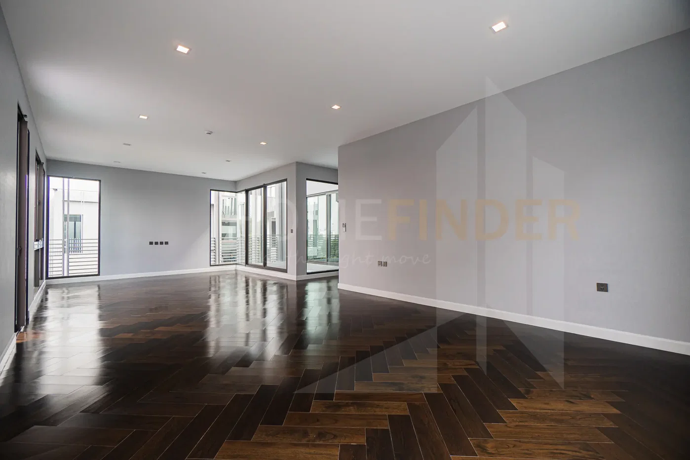 picture 95E1 4 bedrooms, for sale - 8/14