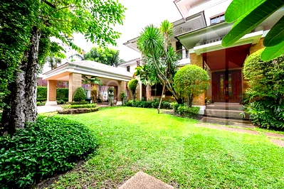 Houses for sale Suan Luang : Narasiri Pattanakarn-Srinakarin 5 bedrooms, for sale