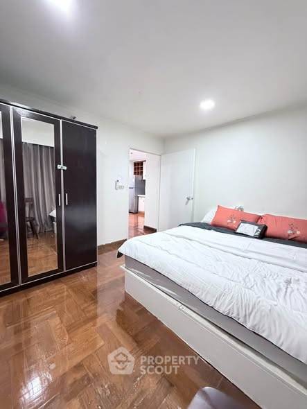 picture 2-BR Condo at Wittayu Complex near BTS Phloen Chit (ID 3256321) - 3/10