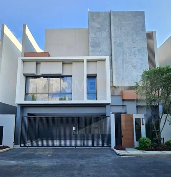 BUGAAN KRUNGTHEP KREETHA 4 bedrooms, for rent