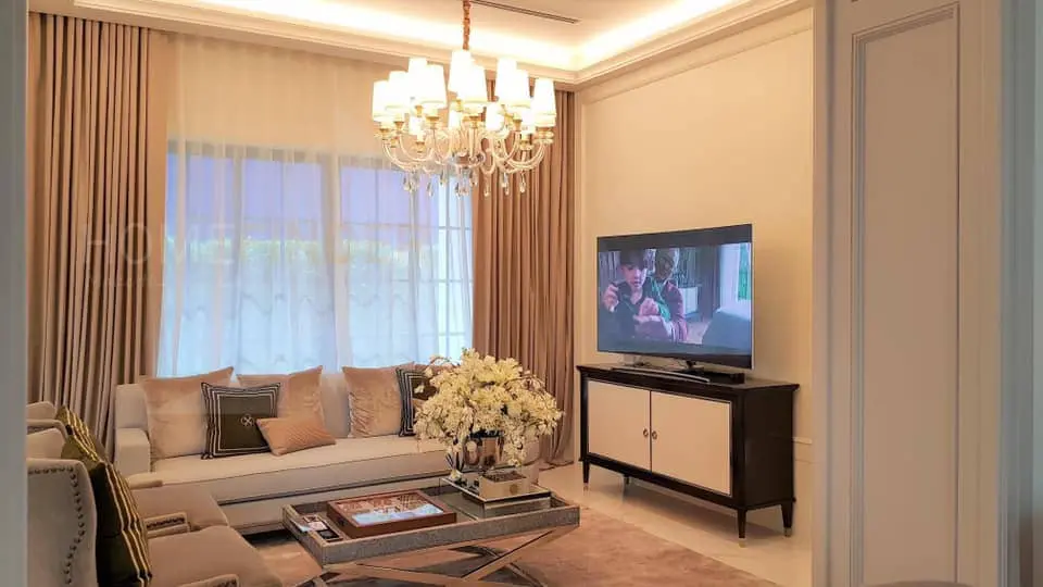 รูป Sansiri Pattanakarn - Super luxury 4 bedroom house with swimming pool, garden in Bang Na, Bangkok 4 bedrooms, for sale - รูปที่ 1/7