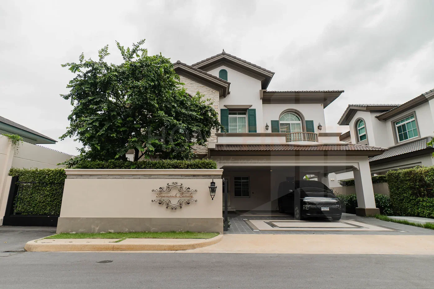 picture Nantawan Ramintra - Paholyothin 50 4 bedrooms, for rent - 1/12
