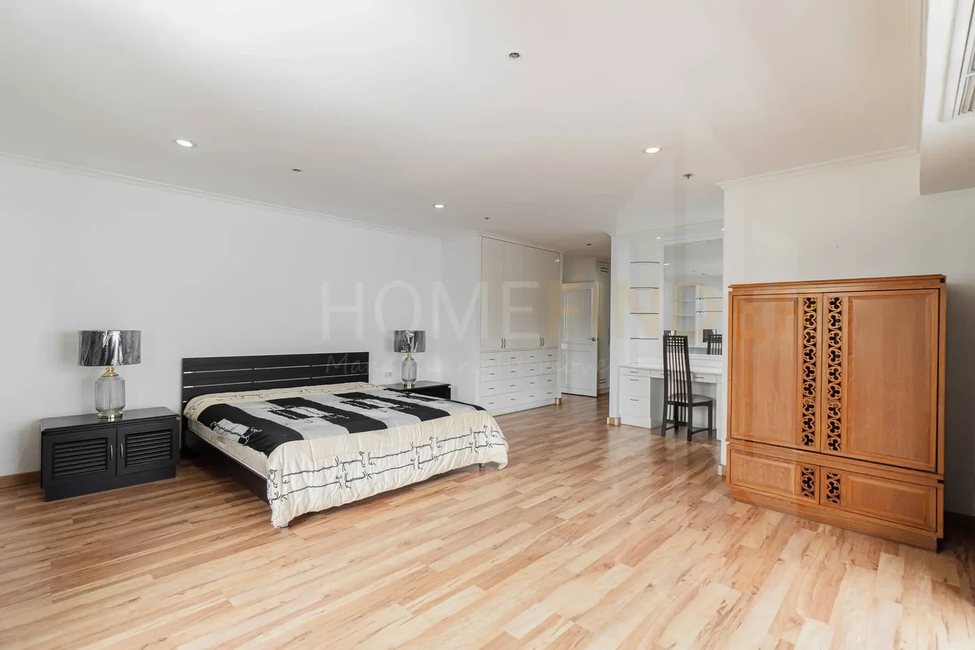 picture Kallista Mansion 3 bedrooms, for rent - 4/9