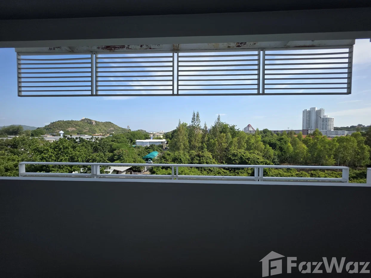 picture Spacious condo unit 3 minutes walk to beach 6739077 - 10/13