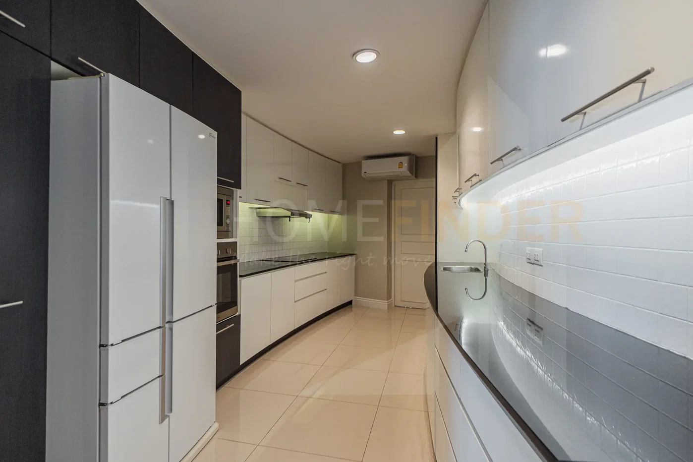 picture Supakarn Condominium 3 bedrooms, for rent - 4/10