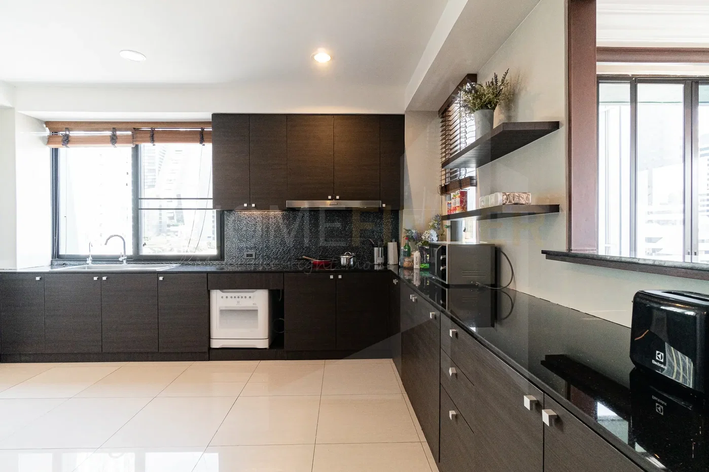 รูป Ploenruedee Residence 4 bedrooms, for rent - รูปที่ 8/22