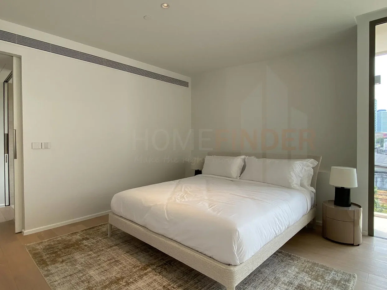 รูป A luxurious modern minimalist-style 4 bedrooms, for sale - รูปที่ 10/30
