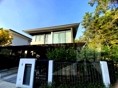 Houses for rent Bangkok : Setthasiri Krungthep Kreetha 4 bedrooms, for rent