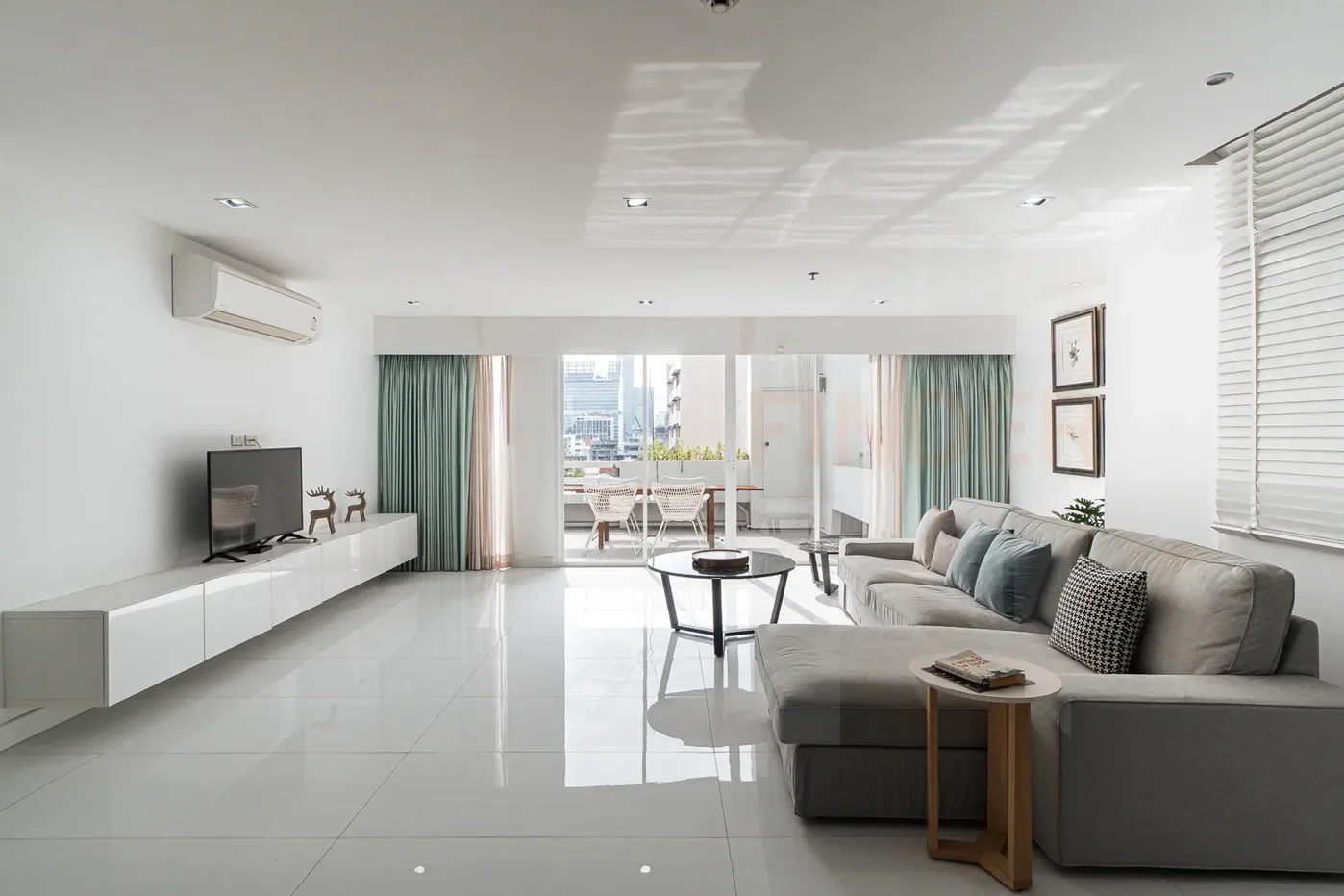 picture Crystal Garden 2 bedrooms, for sale - 4/19