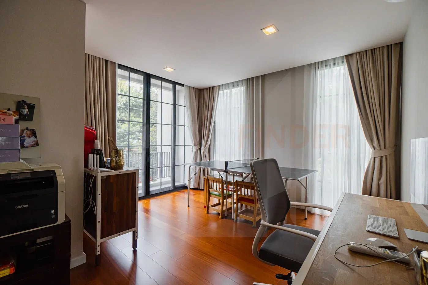 picture Quarter 31 4 bedrooms, for rent - 9/26