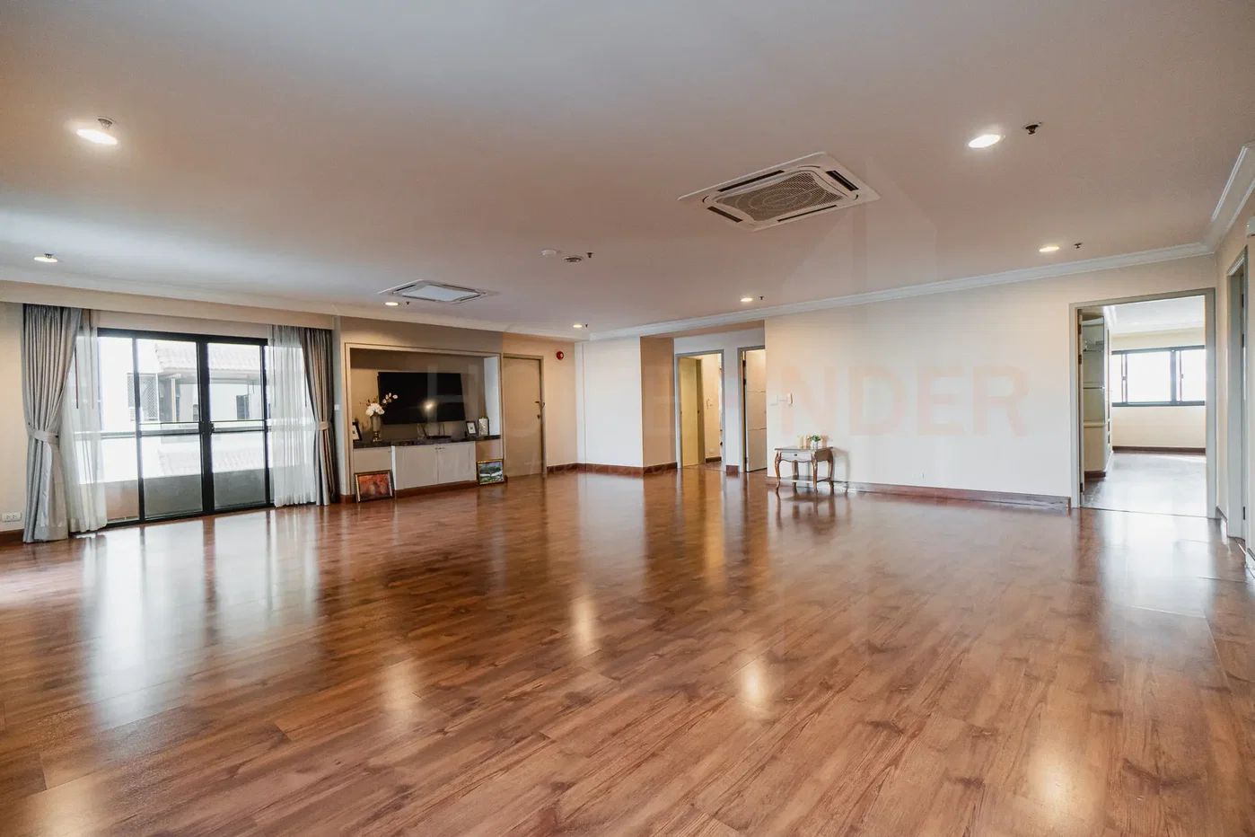 รูป G.P. Grande Tower 3 ห้องนอน ให้เช่า - รูปที่ 3/20