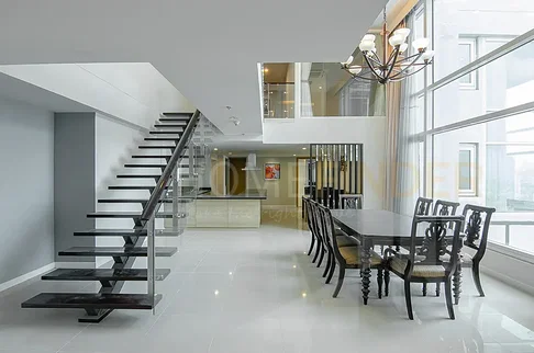 Circle Condominium 4 bedrooms, for rent