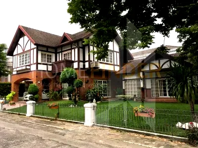 Houses for sale Bangna Commercial College : Sukhumvit Garden City 4 bedrooms, for sale