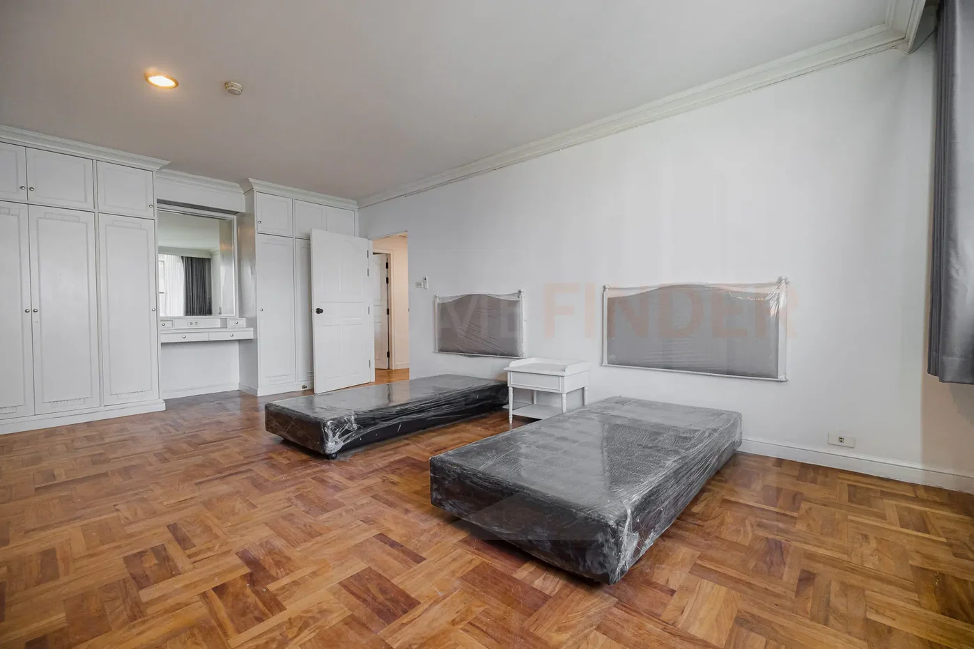 picture Charan Tower 3 bedrooms, for rent - 11/21