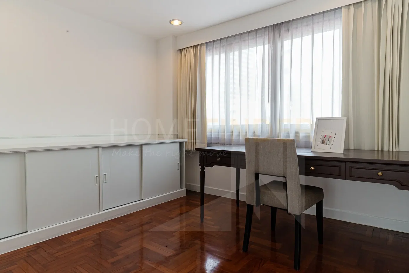 รูป Townhouse near Saint Luis Hospital 5 bedrooms, for rent - รูปที่ 17/23