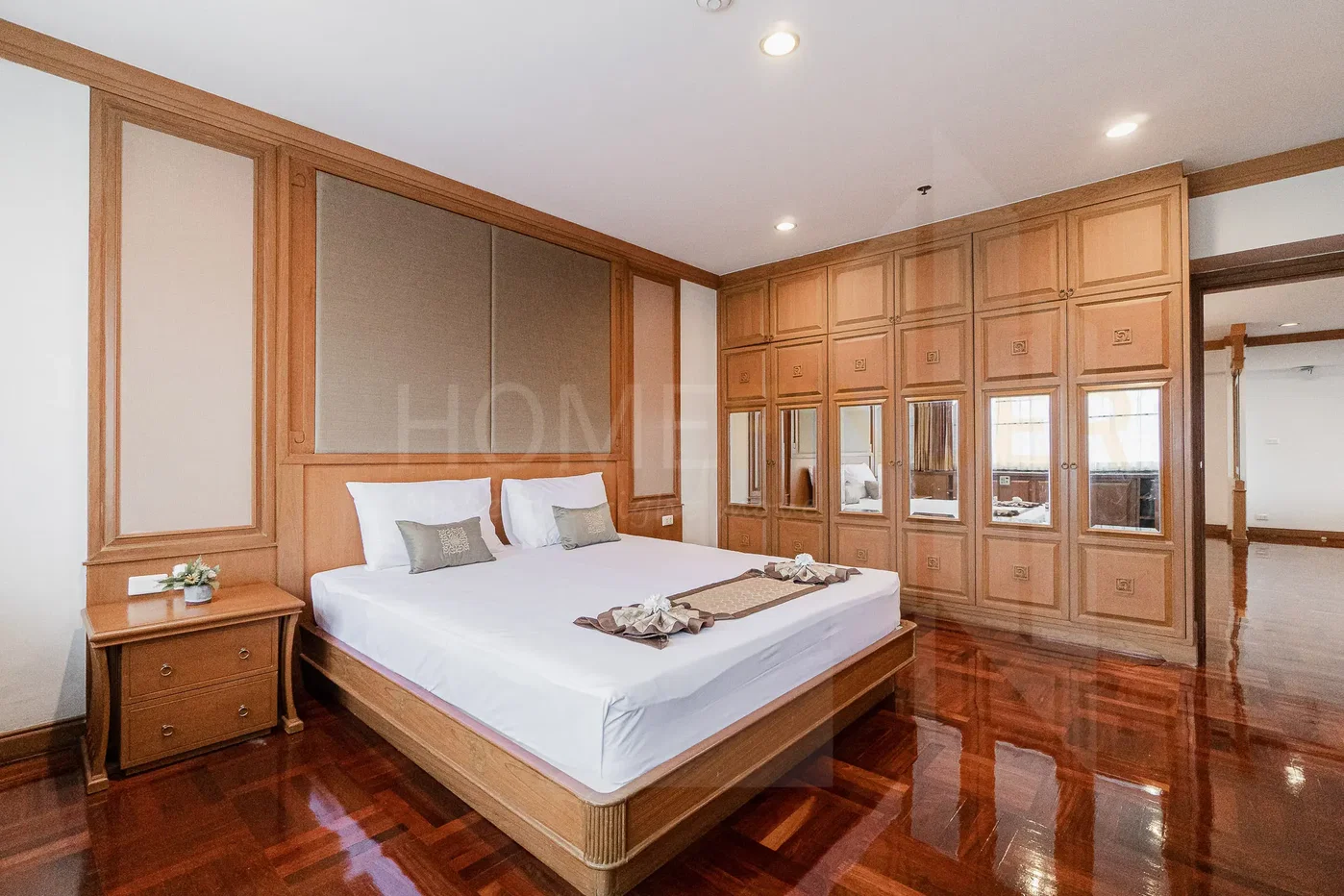 picture Centre Point Residence Phromphong Bangkok 4 bedrooms, for rent - 9/17