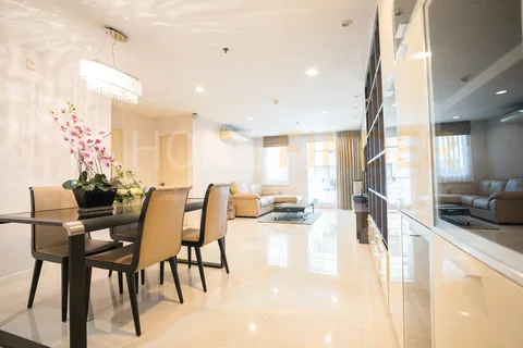 รูปภาพ Serene Place Sukhumvit 24 2 bedrooms, for rent