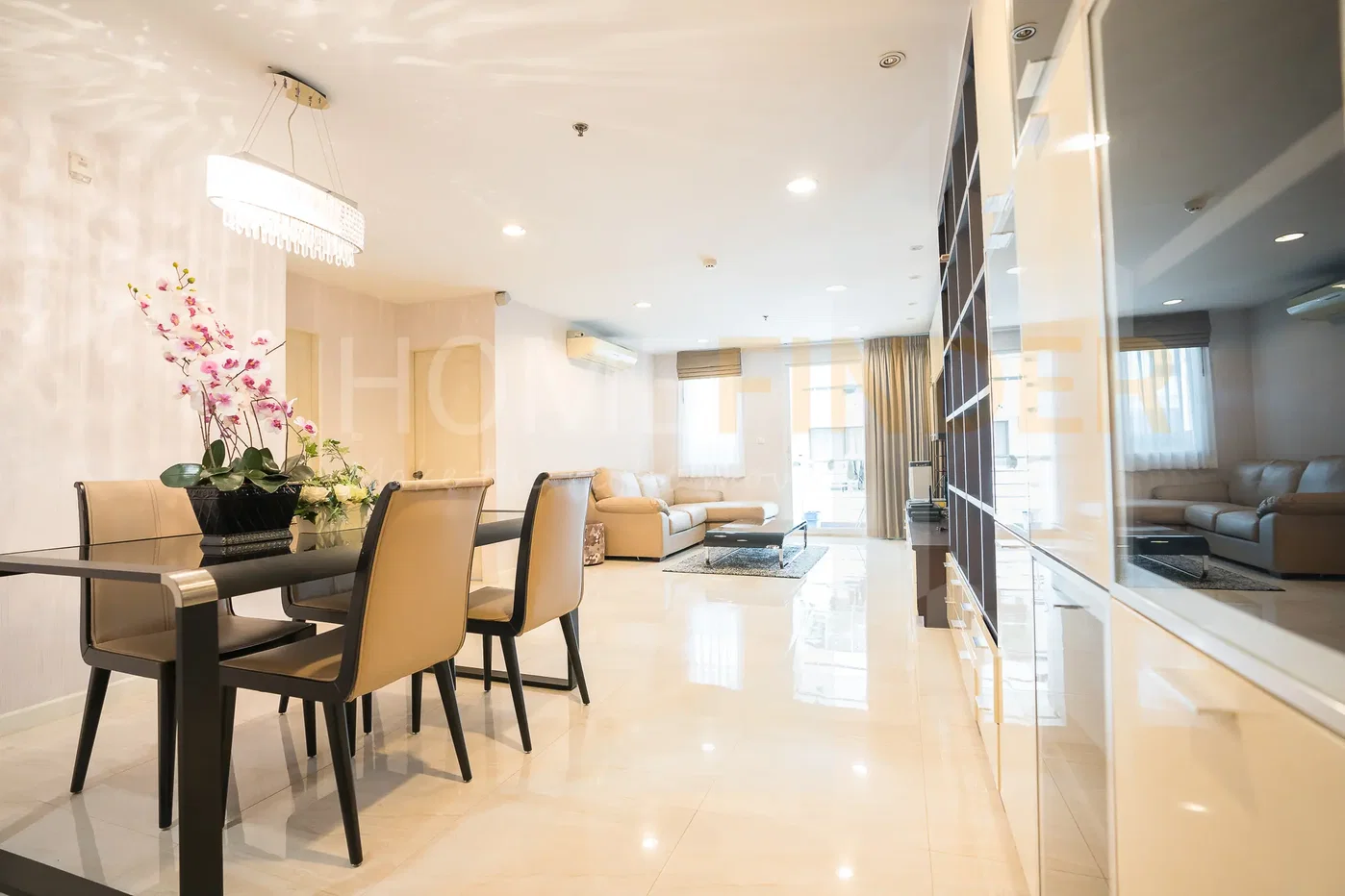 picture Serene Place Sukhumvit 24 2 bedrooms, for rent - 1/9