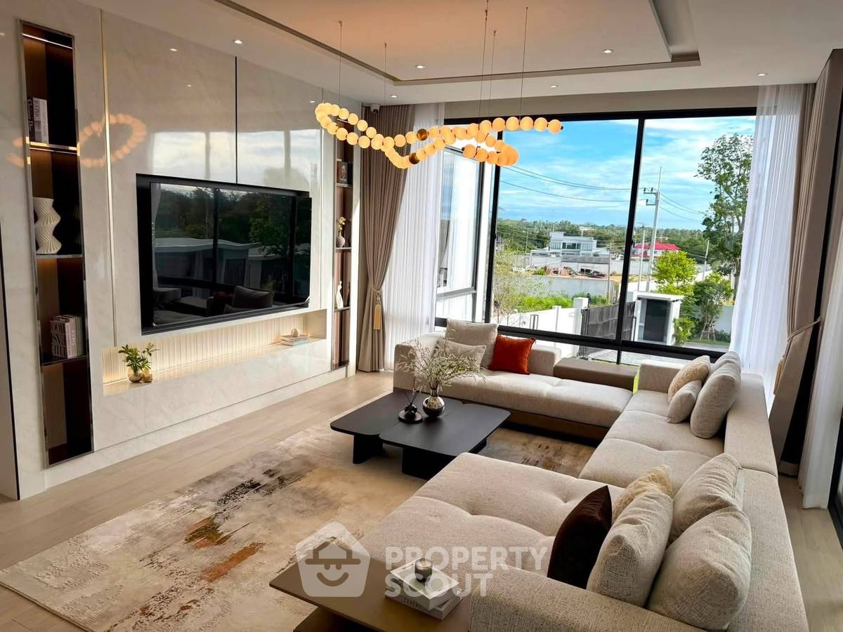 รูป วิลล่า 4-ห้องนอน ใกล้ เมืองพัทยา (ID 3256399) - รูปที่ 10/20
