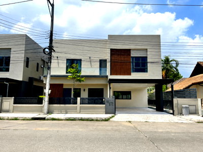Houses for rent Chiang Mai : Modern Executive House for Rent near SBS International School & Kad Farang | Hang Dong, Chiang Mai