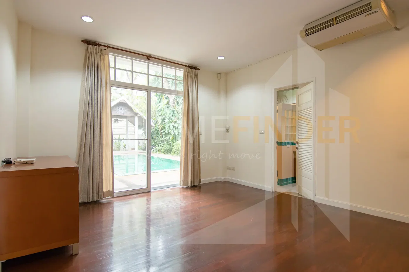 picture Harmony Place 4 bedrooms, for rent - 4/9