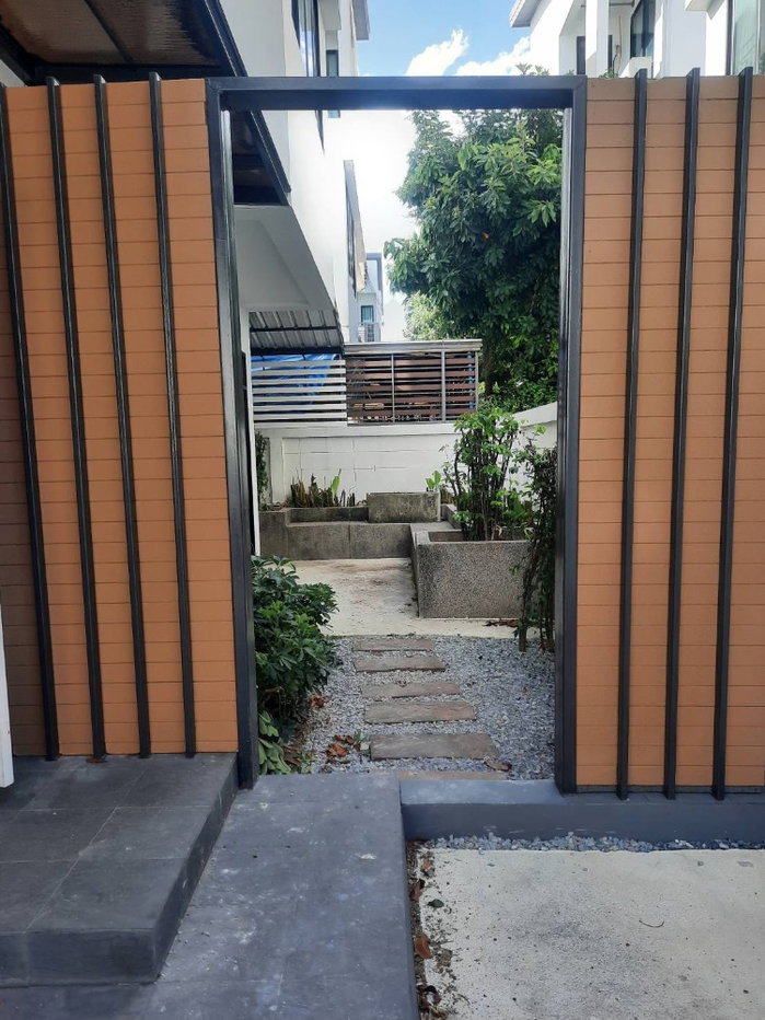 รูป jo607 บ้านแฝด 3 ชั้น พร้อมเฟอร์นิเจอร์ ให้เช่า เวอรีเดียน ราชพฤกษ์ ใกล้ป้อม รปภ. Master Bedroom ใหญ่ทั้งชั้น พร้อม Walk-in Closet และพื้นที่ข้างบ้าน - รูปที่ 8/12