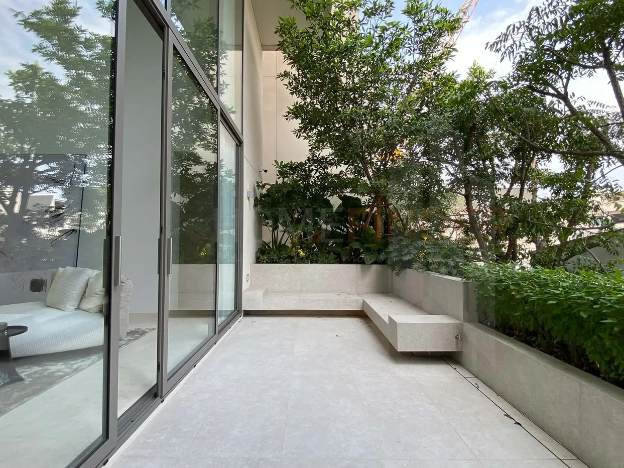 รูป A luxurious modern minimalist-style 4 bedrooms, for sale - รูปที่ 28/30