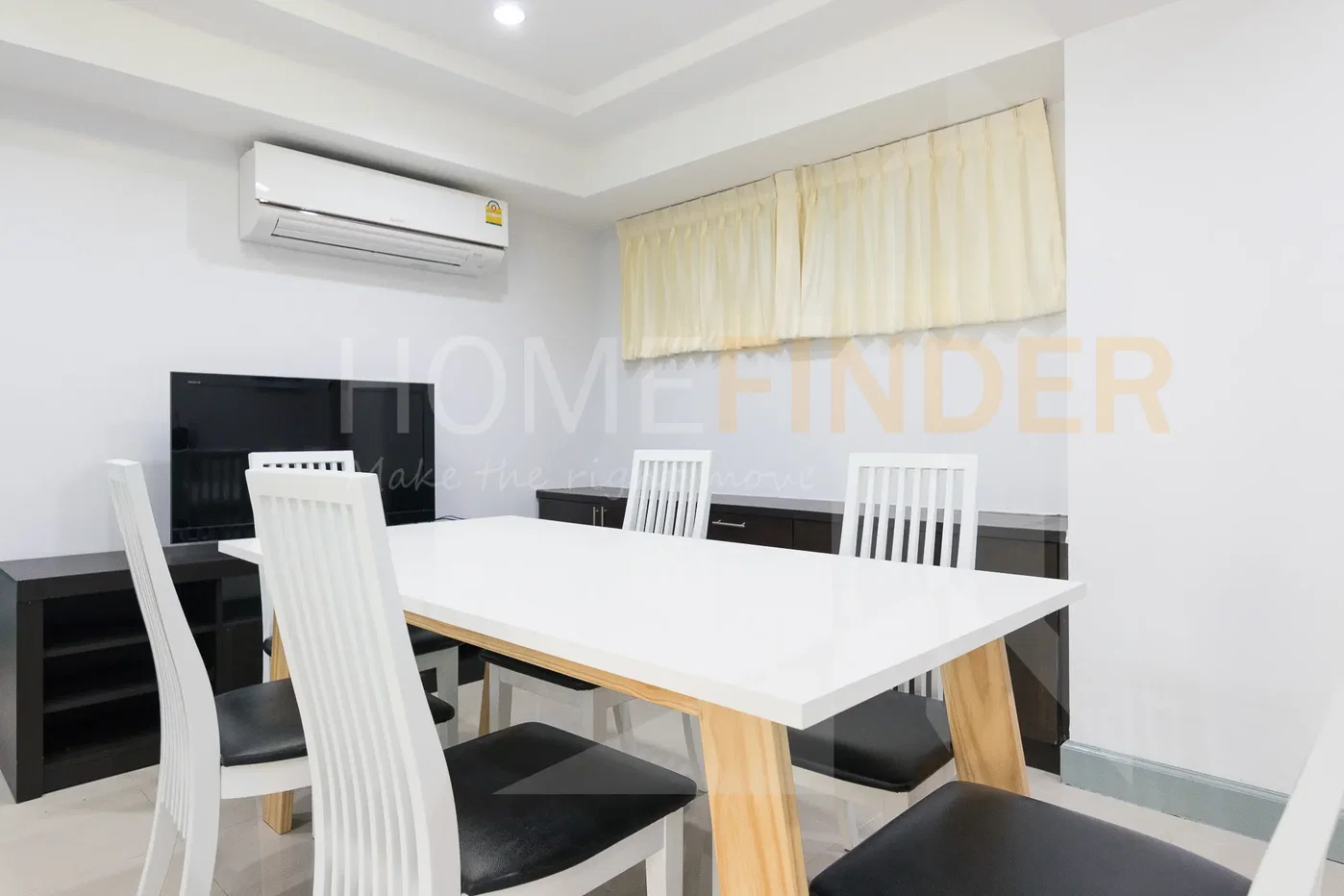 picture Royal Castle 3 bedrooms, for rent - 5/13