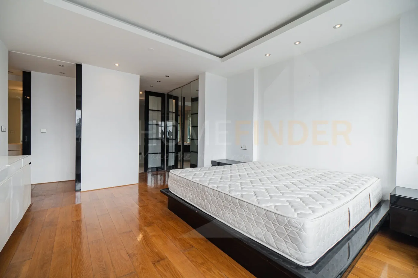 picture Lake Green 2 bedrooms, for rent - 5/10