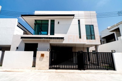 บ้านเดี่ยว ม.ศรีปทุม : The Master Ekkamai-Ramintra 4 bedrooms, for sale