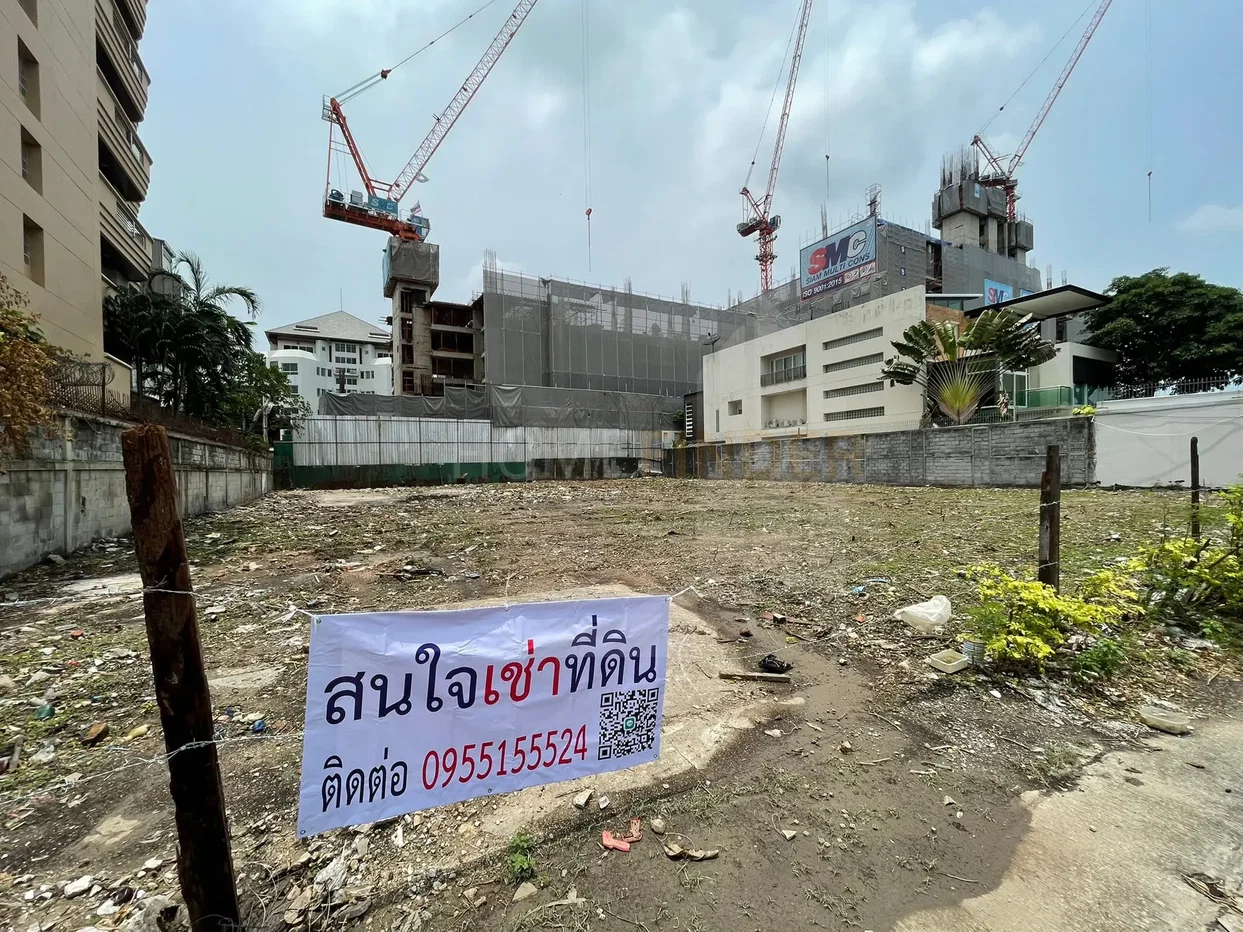 picture Land Sukhumvit 62/1 studio, for rent - 1/3