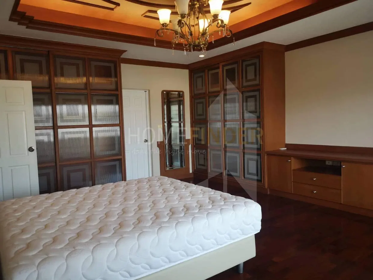 picture House in Laddawan Village 5 bedrooms, for rent - 5/7