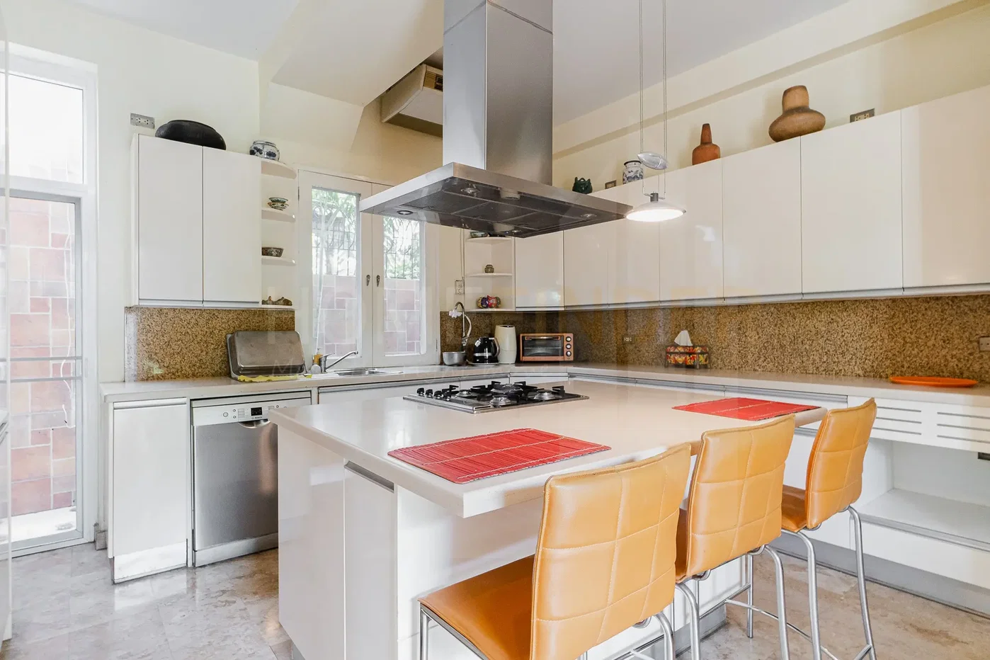 รูป Thai-Modern House near Chaeng Watthana 6 bedroom house - Close to Government Center 6 bedrooms, for sale - รูปที่ 3/23