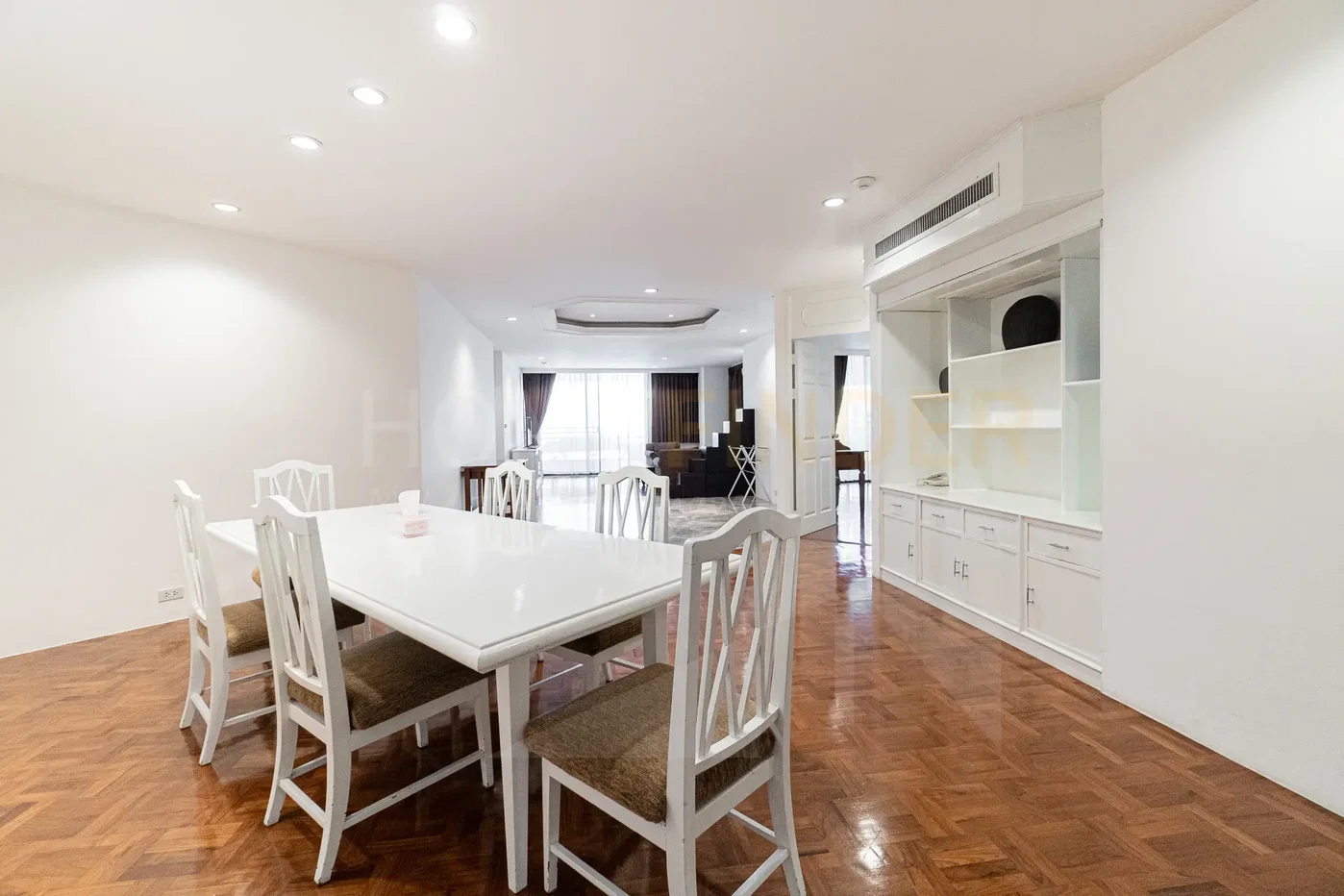 รูป Trinity Complex 3 bedrooms, for rent - รูปที่ 6/13
