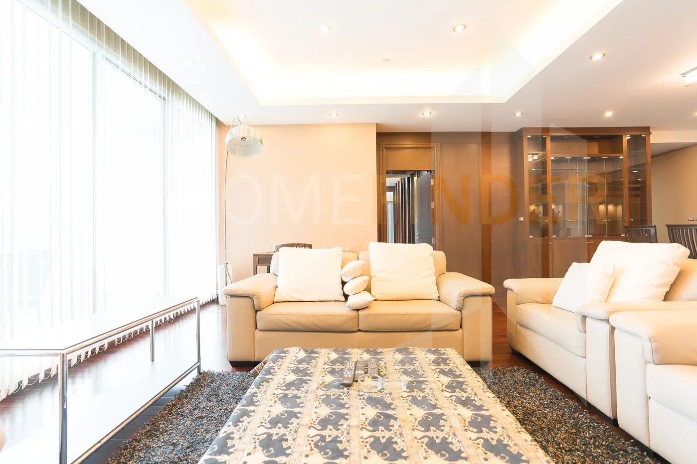 picture Sky Villas Condominium 3 bedrooms, for rent - 1/25