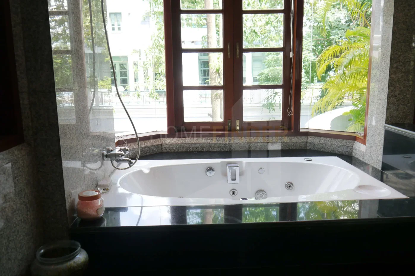 รูป House Sukhumvit 61 with English Garden, Pool, 2 Parking Spots 5 bedrooms, for rent - รูปที่ 9/11