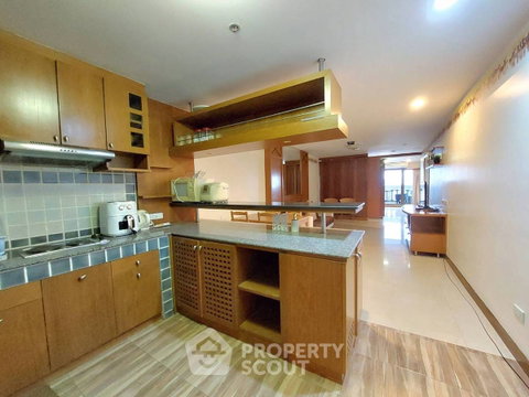 1-BR Condo at Nusa State Tower Condominium near BTS Saphan Taksin (ID 3035184)