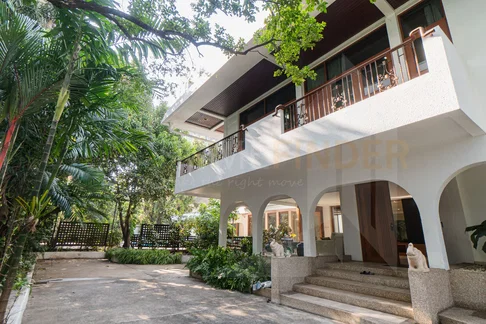 Pool Villa in Sukhumvit 5 bedrooms, for rent