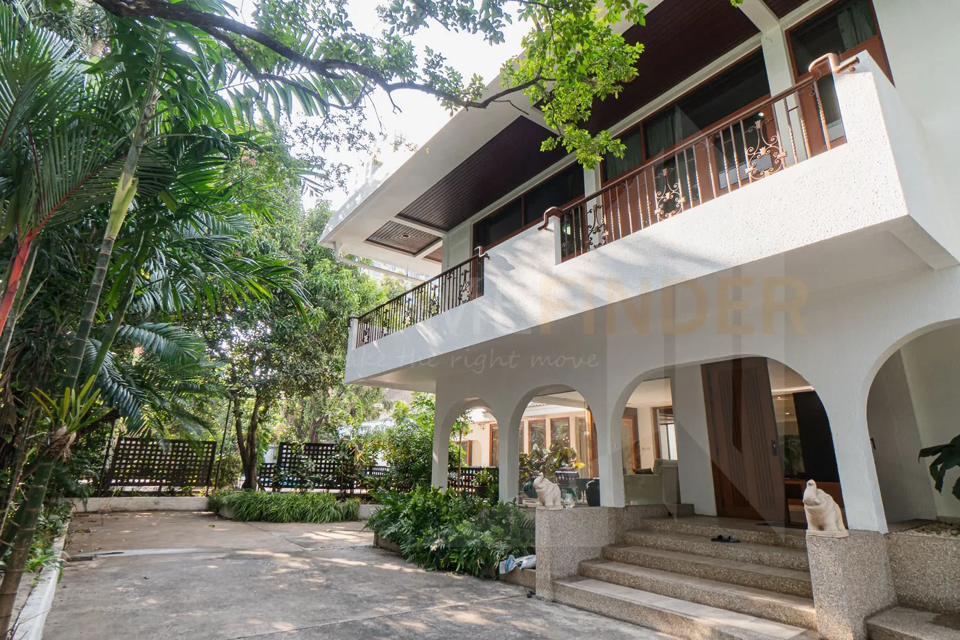 picture Pool Villa in Sukhumvit 5 bedrooms, for rent - 1/14
