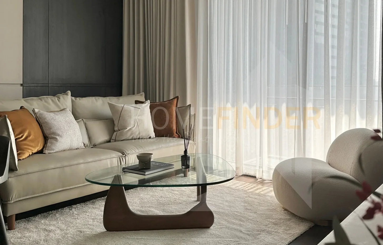picture LAVIQ Sukhumvit 57 3 bedrooms, for rent - 1/6