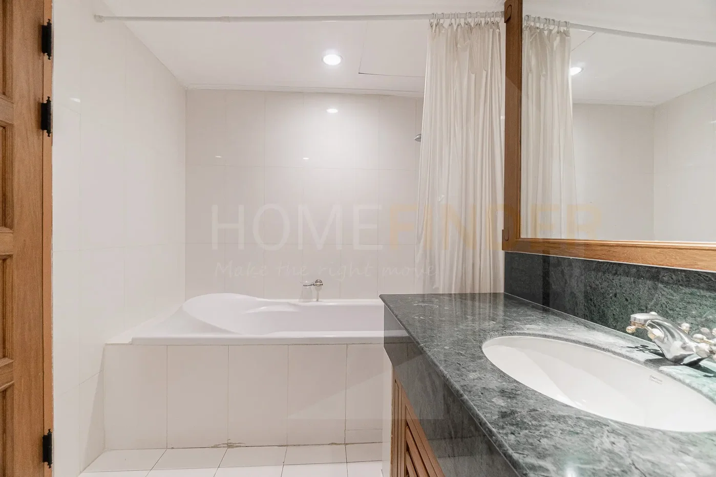 picture Centre Point Residence Phromphong Bangkok 4 bedrooms, for rent - 13/17