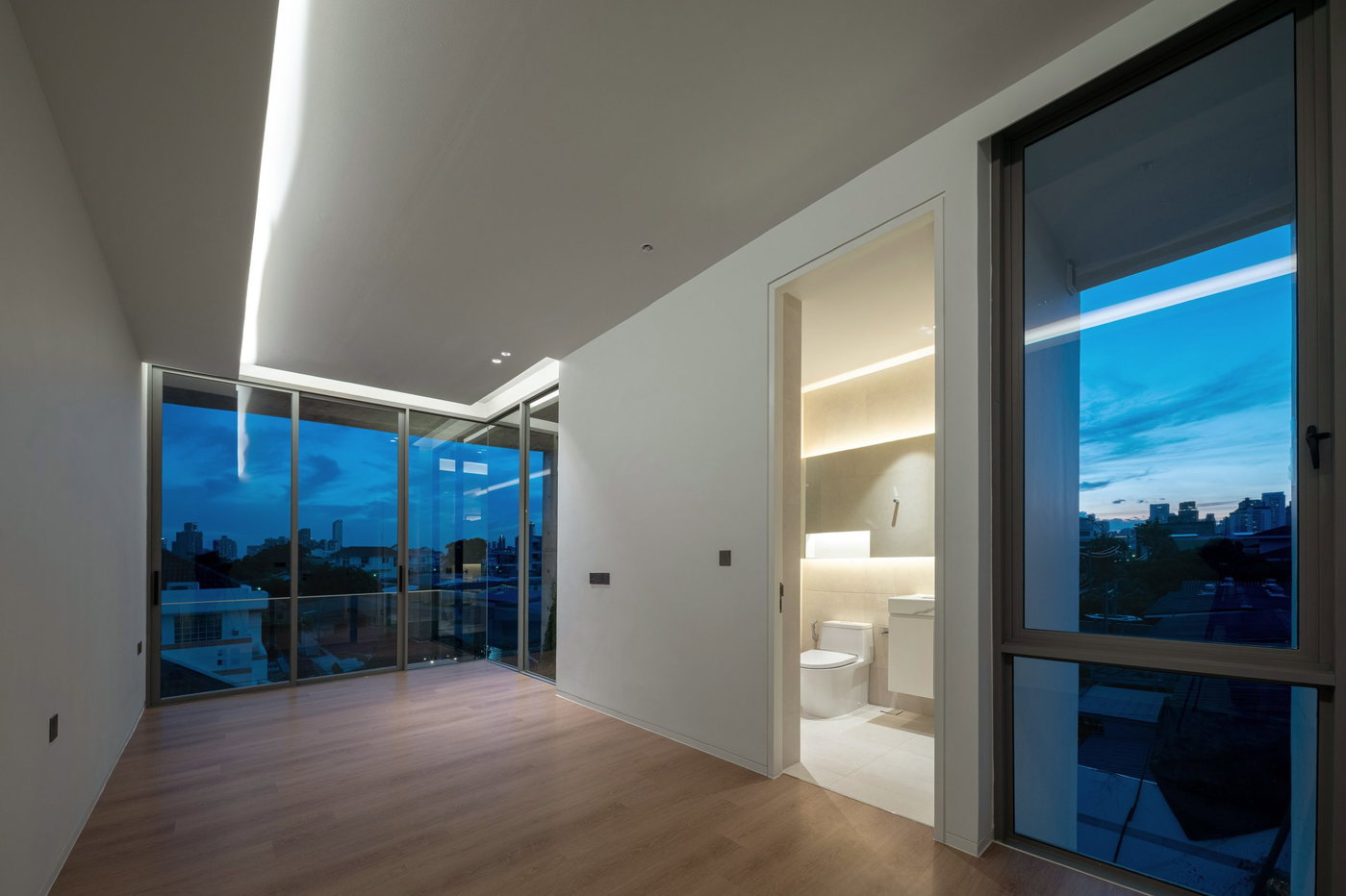 รูป House in Sukhumvit 71 4 bedrooms, for sale - รูปที่ 15/32