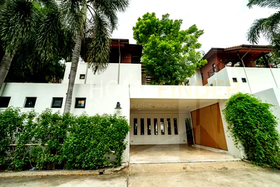 Houses for rent Srinakharinwirot University Prasanmit Campus : 4 Bedroom House in Thonglor for Rent- House with pool in Thonglor, Sukhumvit for rent 4 bedrooms, for rent