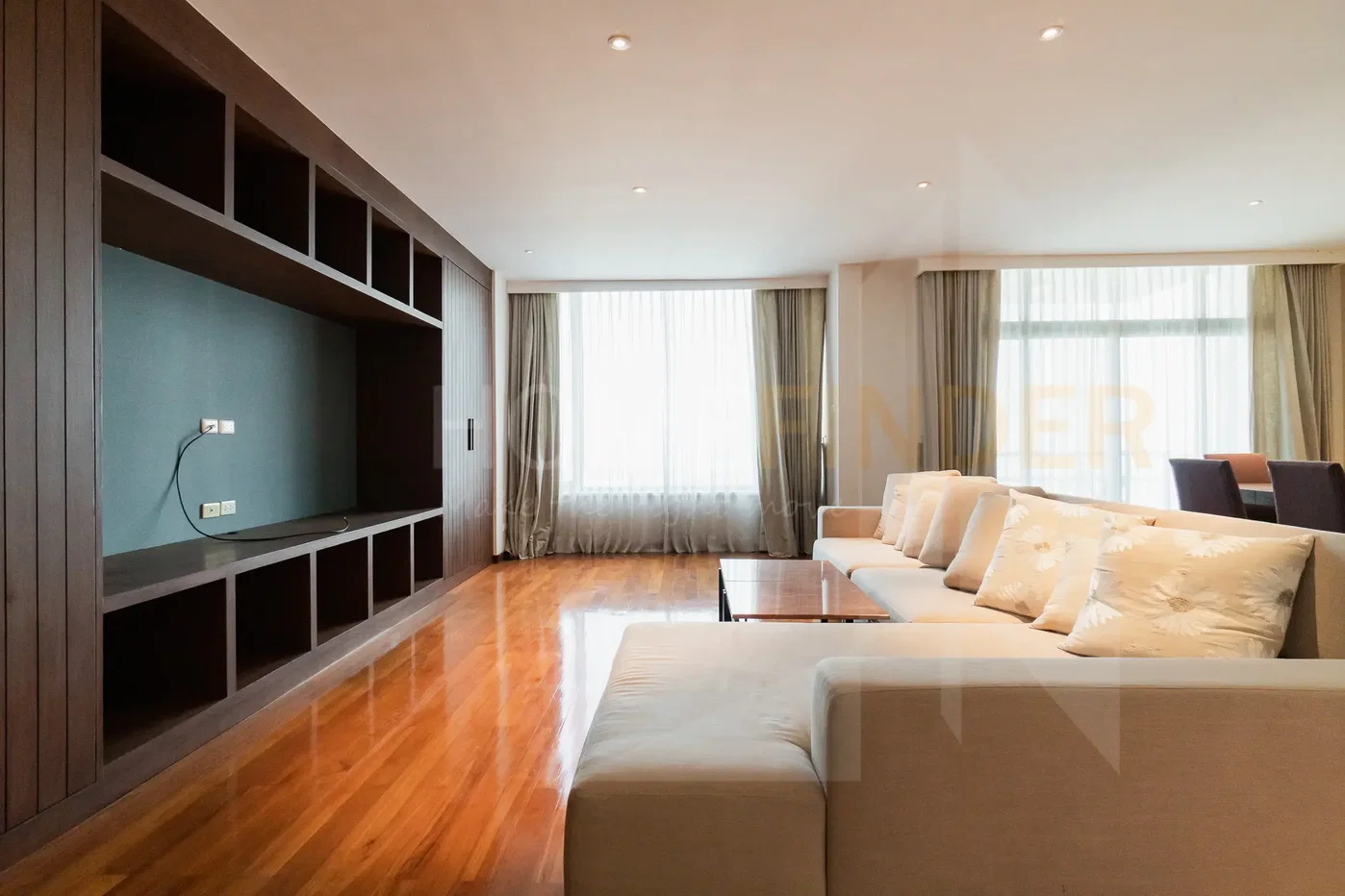 picture All Season Mansion 3 bedrooms, for rent - 1/23