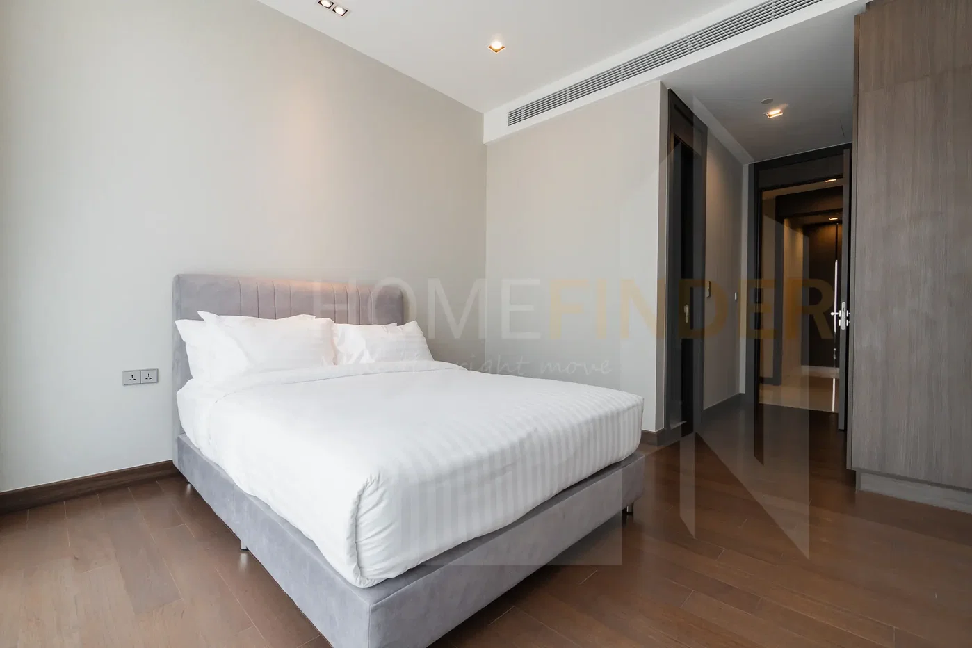 picture Q 1 Sukhumvit 3 bedrooms, for rent - 7/26
