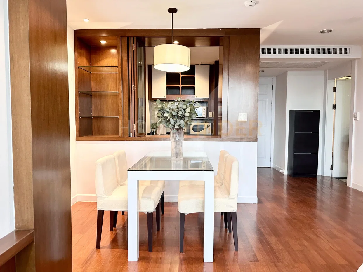 picture The Royal Place 1 1 bedroom, for rent - 7/9